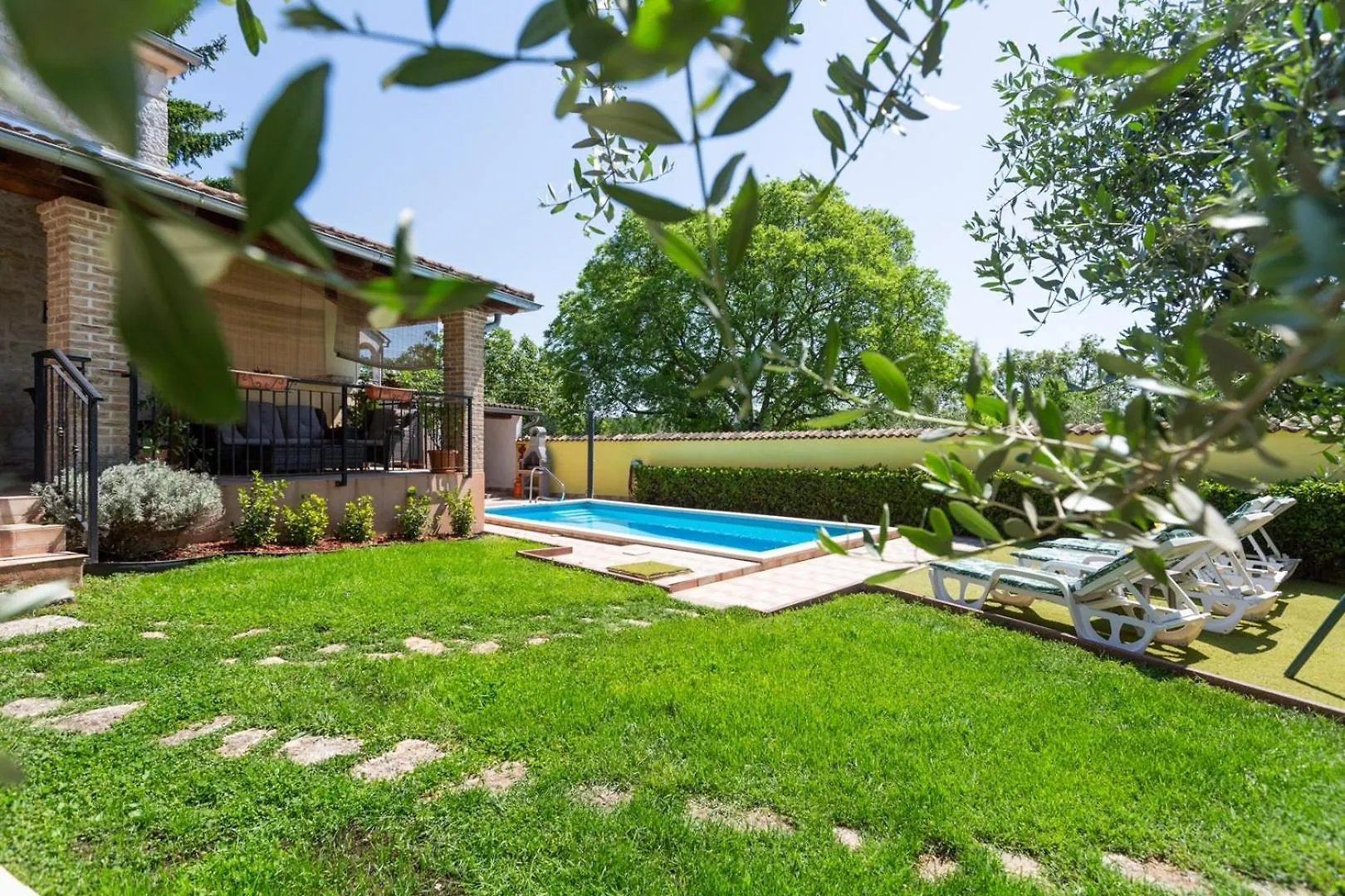Villa Pelizzar Near Vrsar Gradina